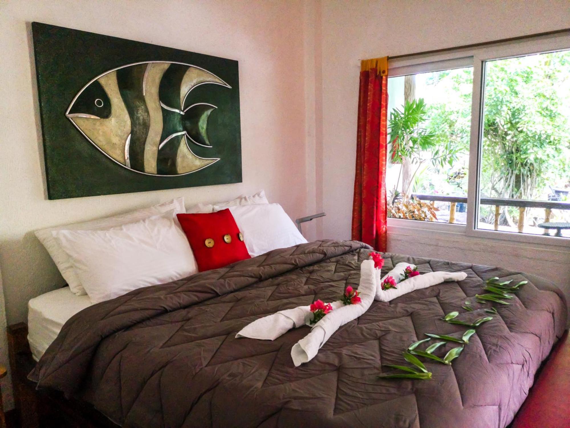 Polaris Beach And Dive Resort Inc Loon Экстерьер фото