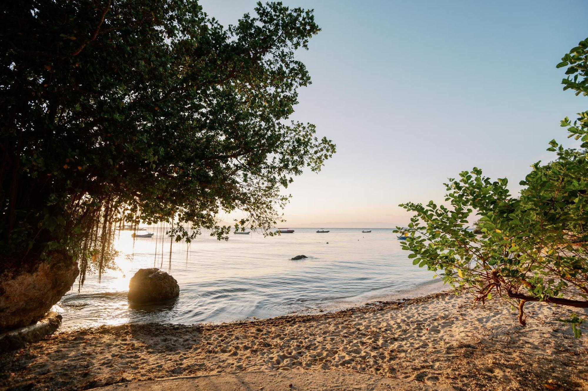 Polaris Beach And Dive Resort Inc Loon Экстерьер фото