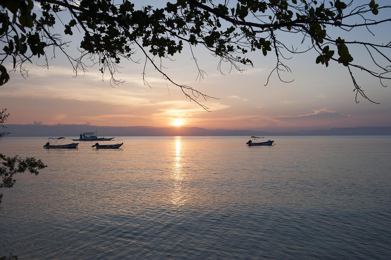 Polaris Beach And Dive Resort Inc Loon Экстерьер фото